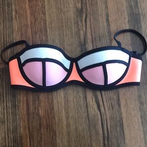 Triangl bathing suit top